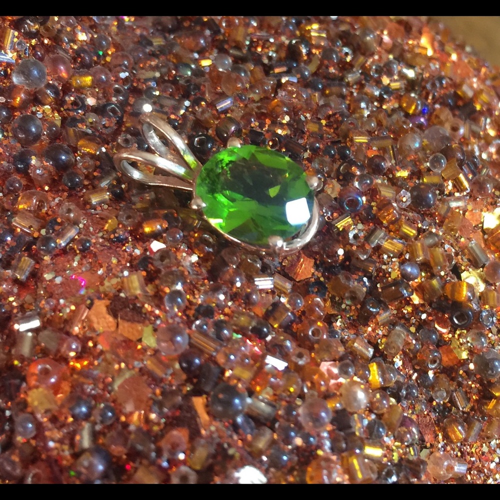 Brilliant large green peridot 14k gold pendant
